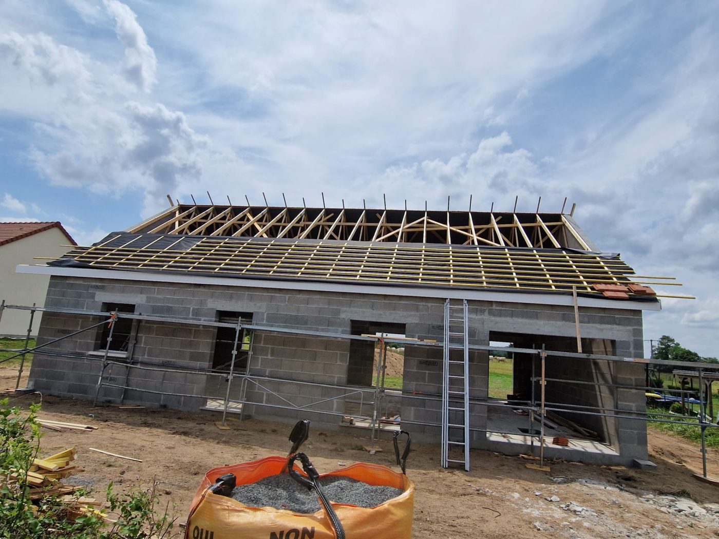 Chantier charpente traditionnelle à Commentry
