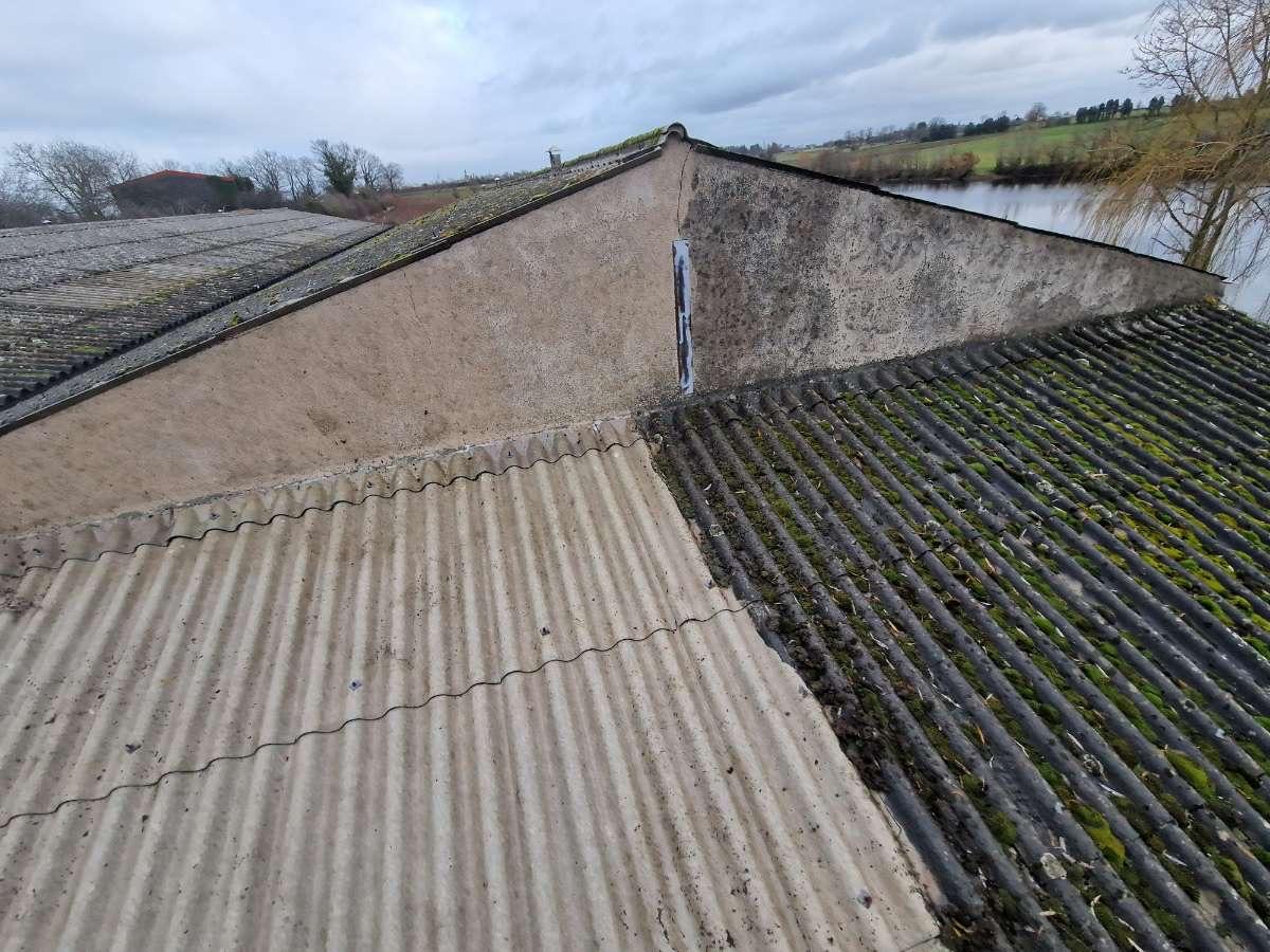 Démoussage et nettoyage toiture à Domérat