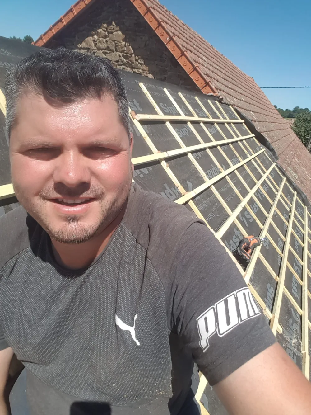 Reinard Jimmy couvreur professionnel à Commentry dans l'Allier