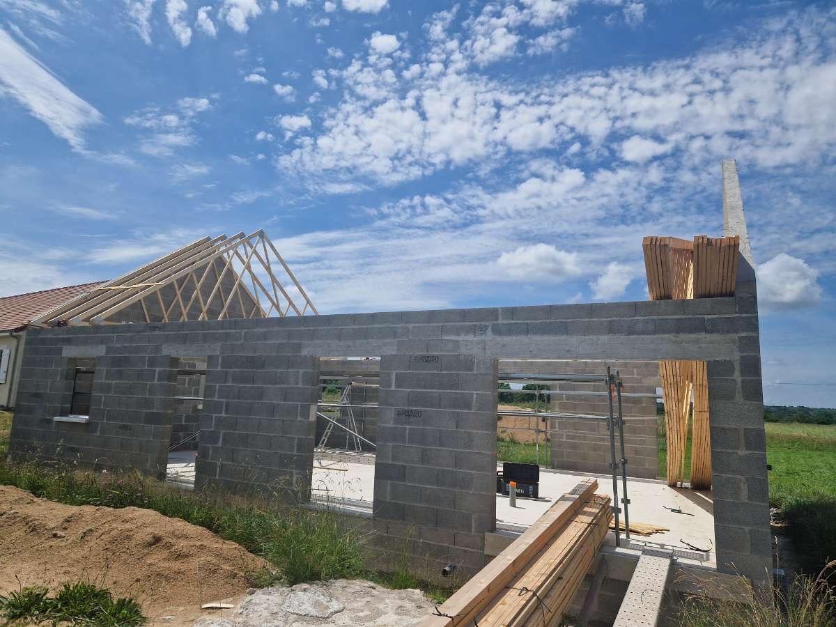 Réalisation couverture neuve à Commentry par Reinard Jimmy